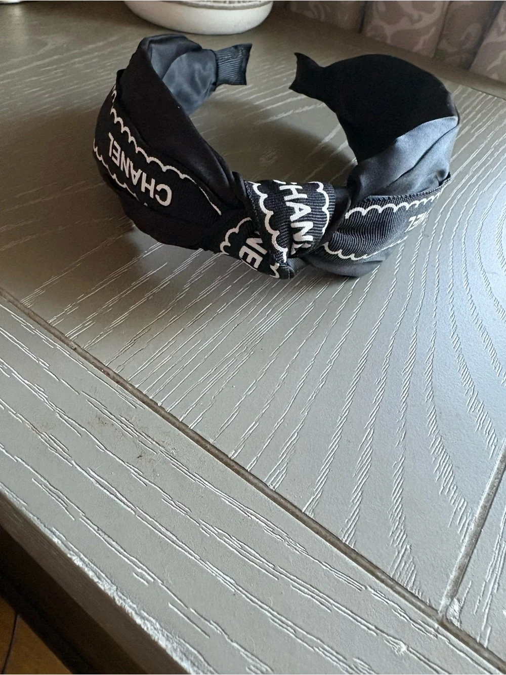 FASHION Black and White Logo Headband